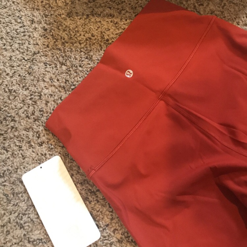 SOLD OUT - lulu Wunder under highwaist yoga pants